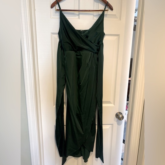 Showpo. | Dresses | Showpo Emerald Green Dress | Poshmark Showpo. | Dresses | Showpo Emerald Green Dress | Poshmark